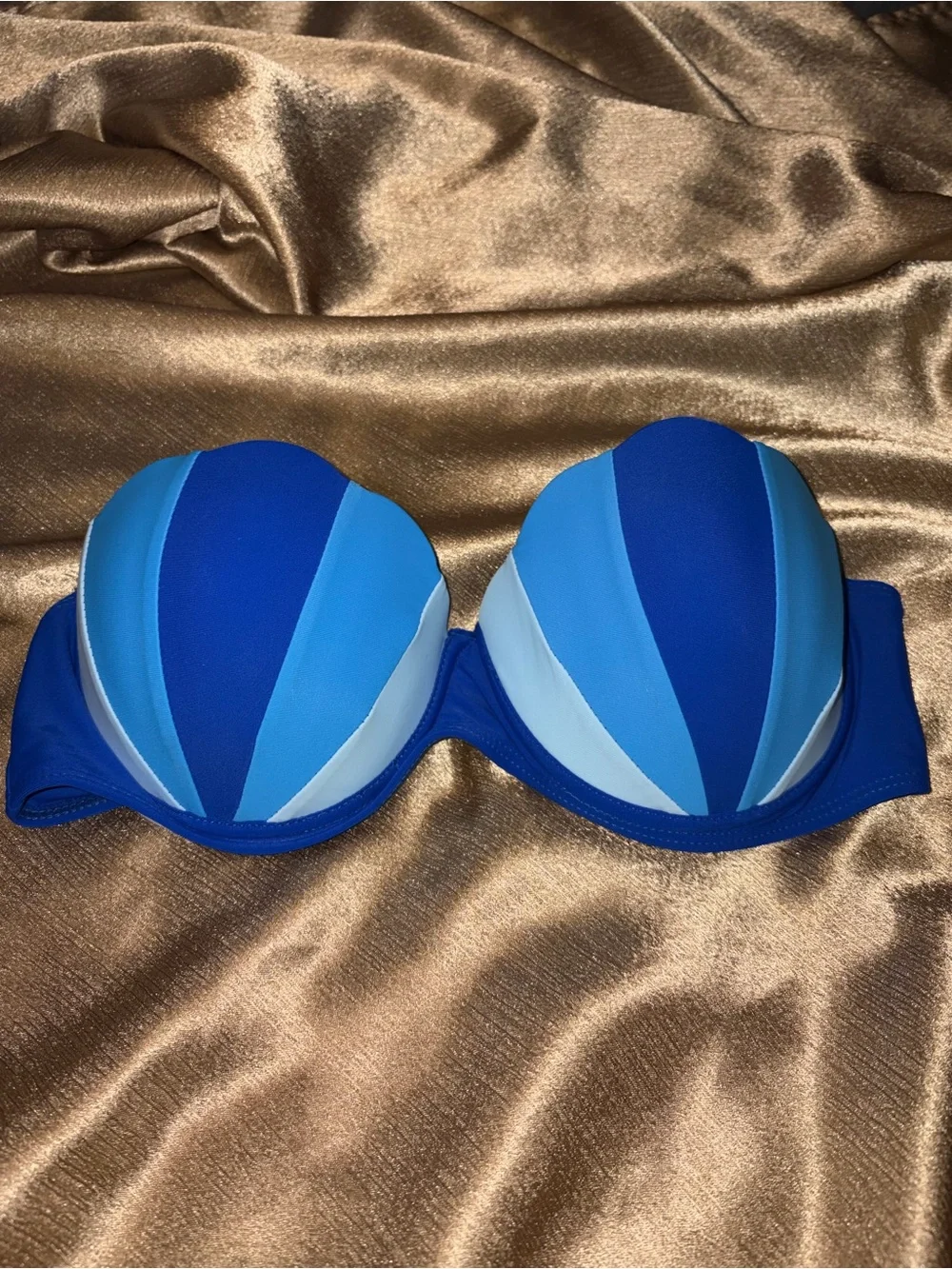 Strapless Colorblock Seashell Bikini Top in Royal Blue